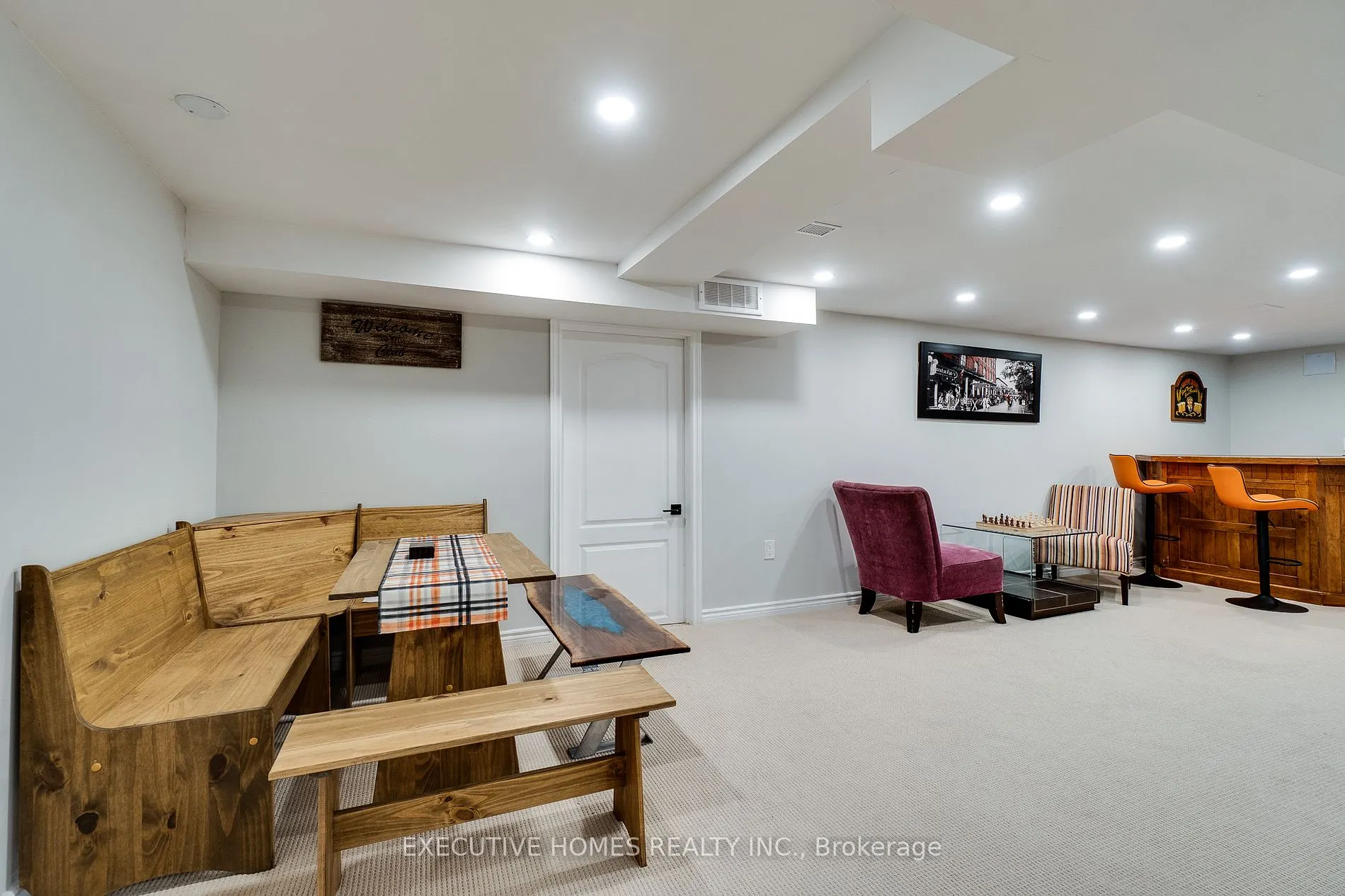 208 Glen Oak Dr