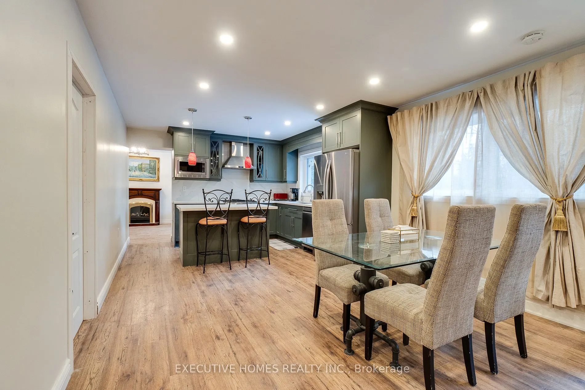 208 Glen Oak Dr