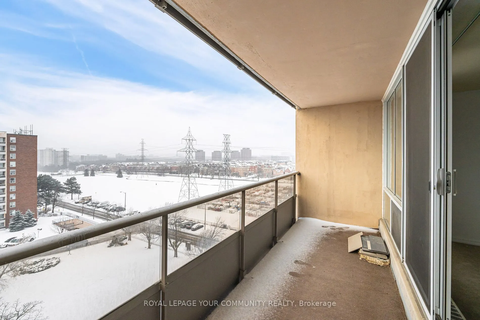 25 Four Winds Dr, #902