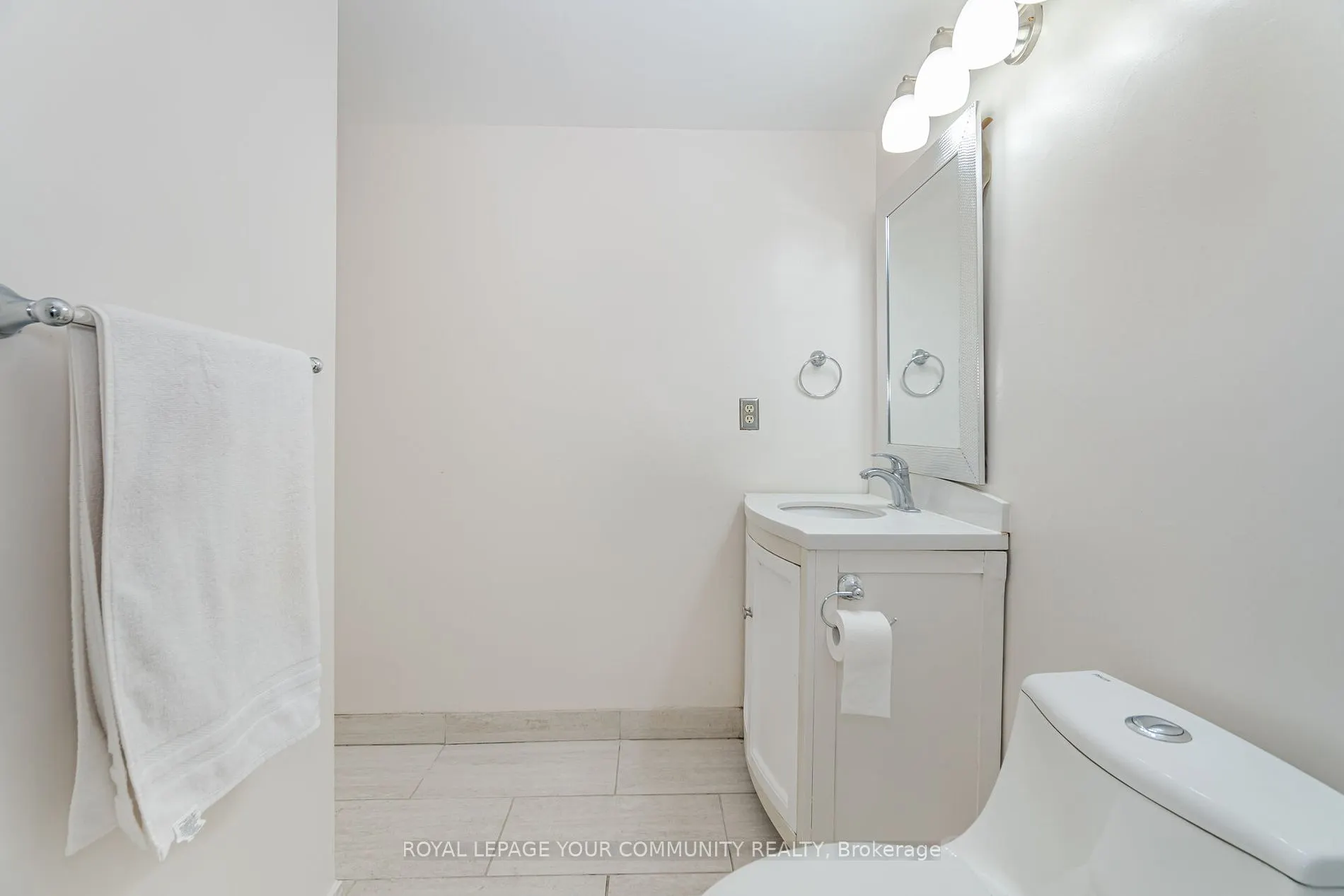 25 Four Winds Dr, #902