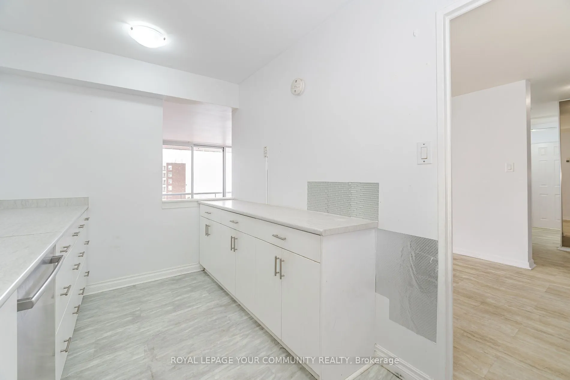 25 Four Winds Dr, #902