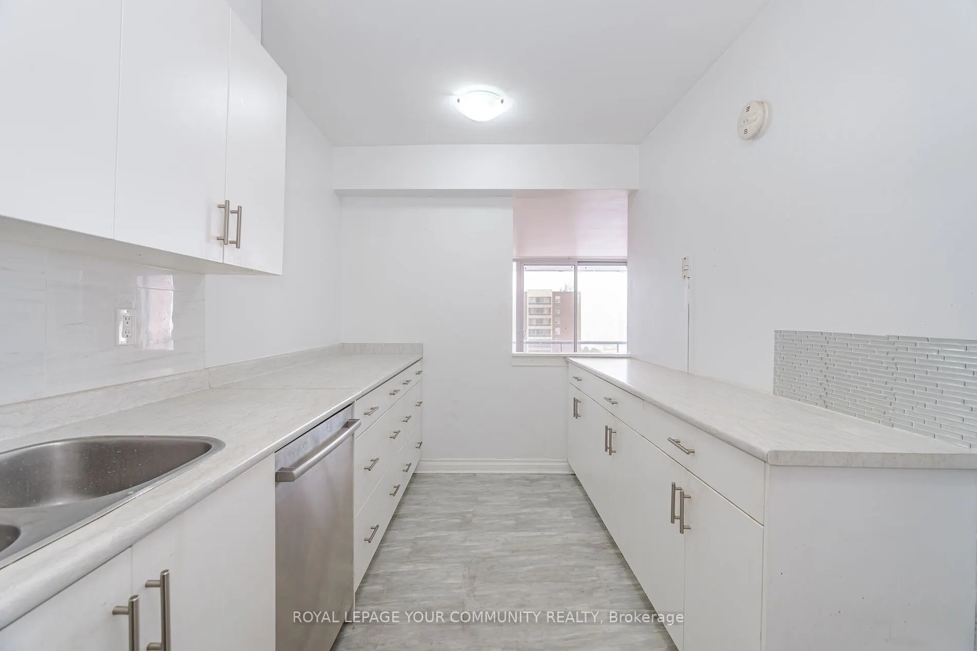 25 Four Winds Dr, #902