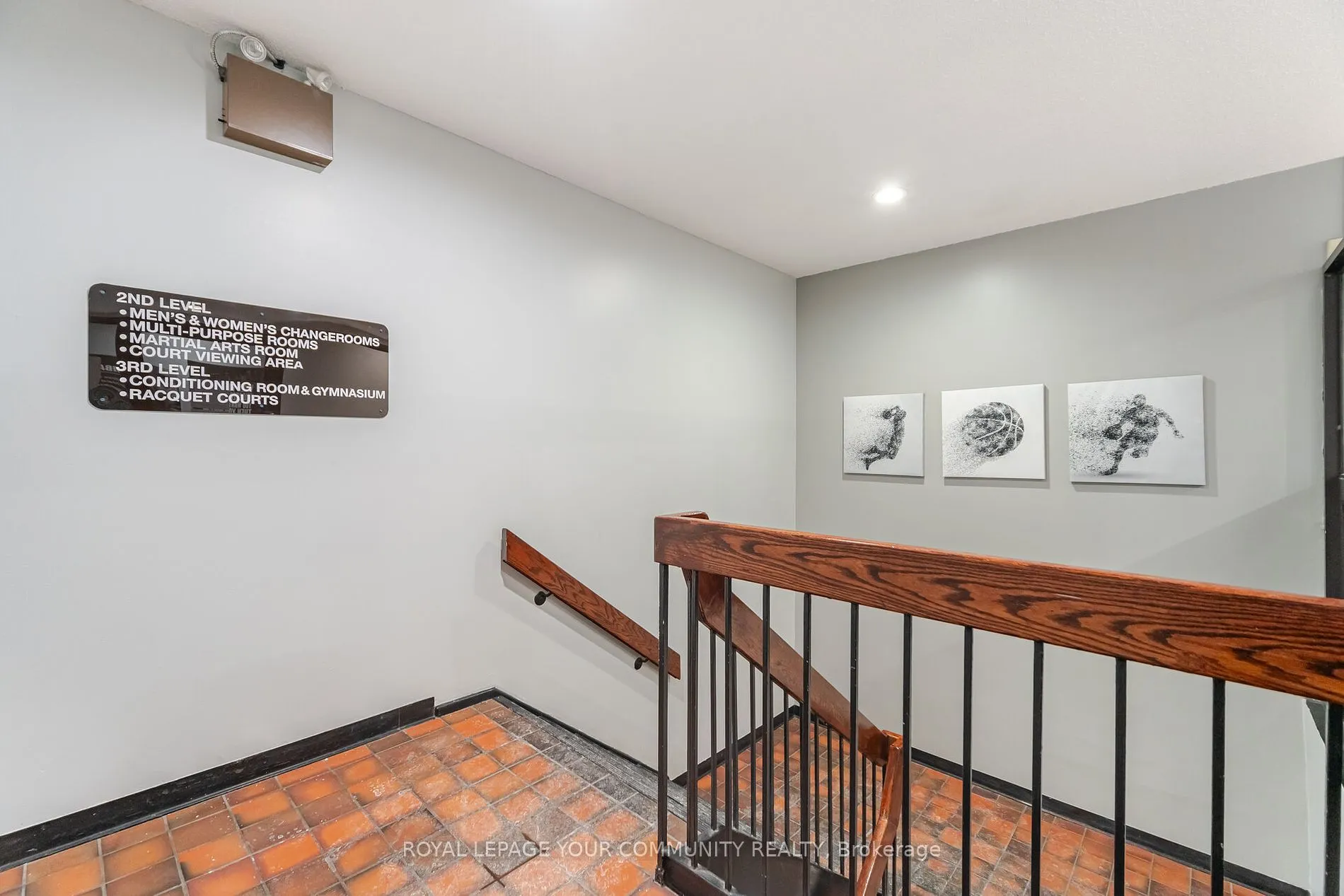 25 Four Winds Dr, #902