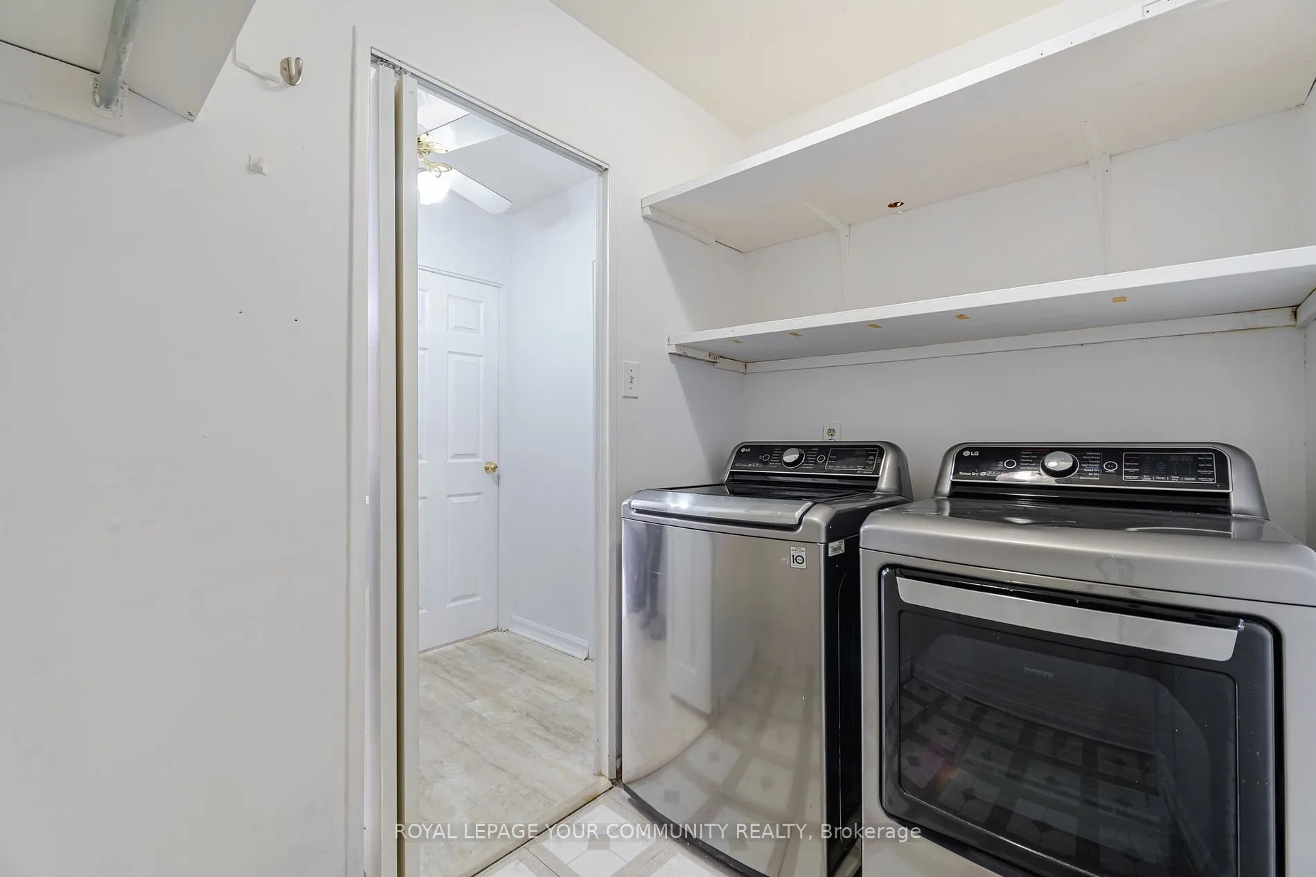 25 Four Winds Dr, #902