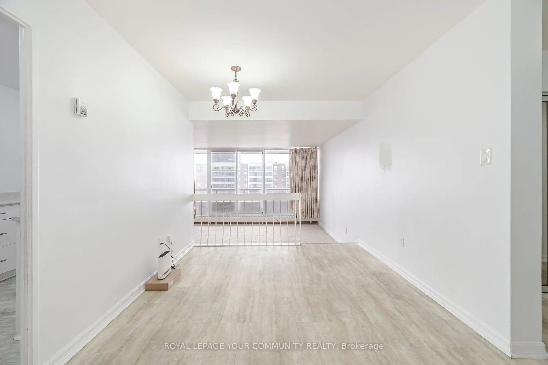 25 Four Winds Dr, #902