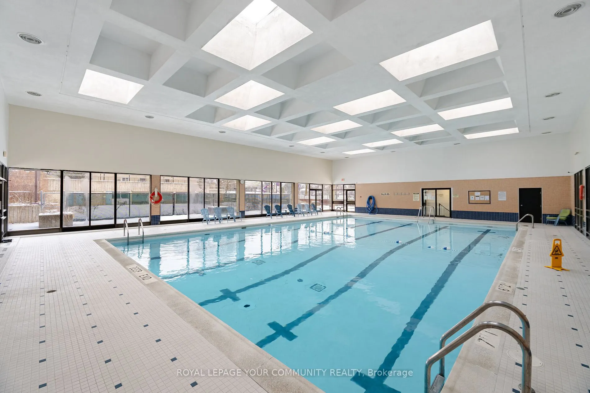 25 Four Winds Dr, #902