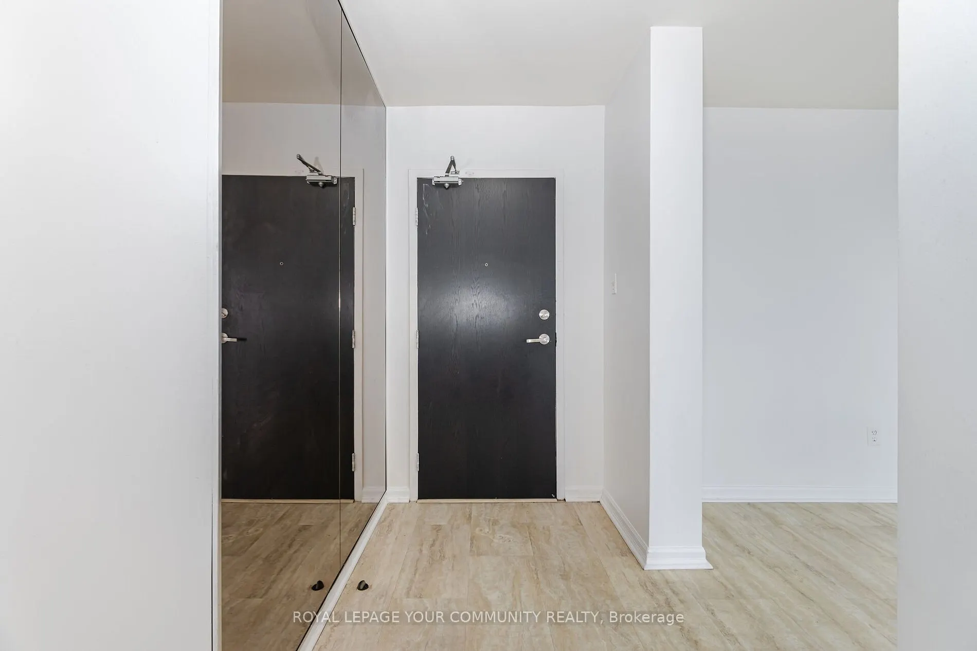 25 Four Winds Dr, #902