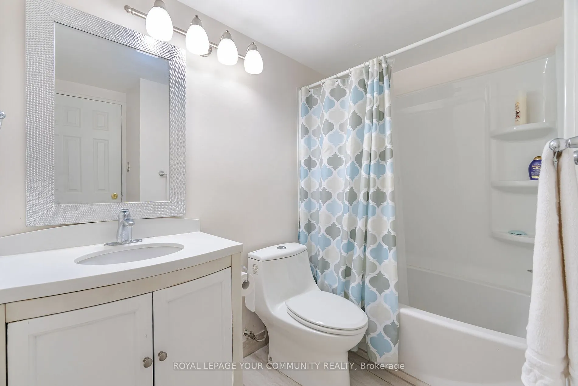 25 Four Winds Dr, #902