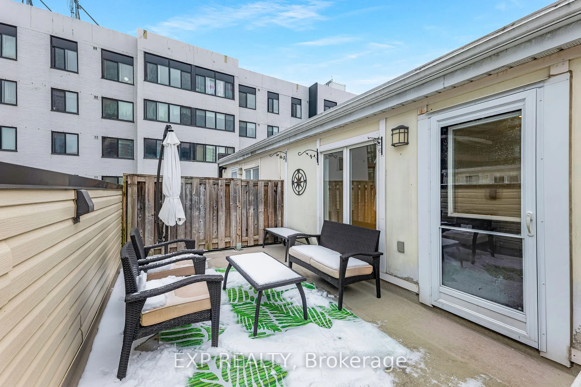 12 Laidlaw St, #806