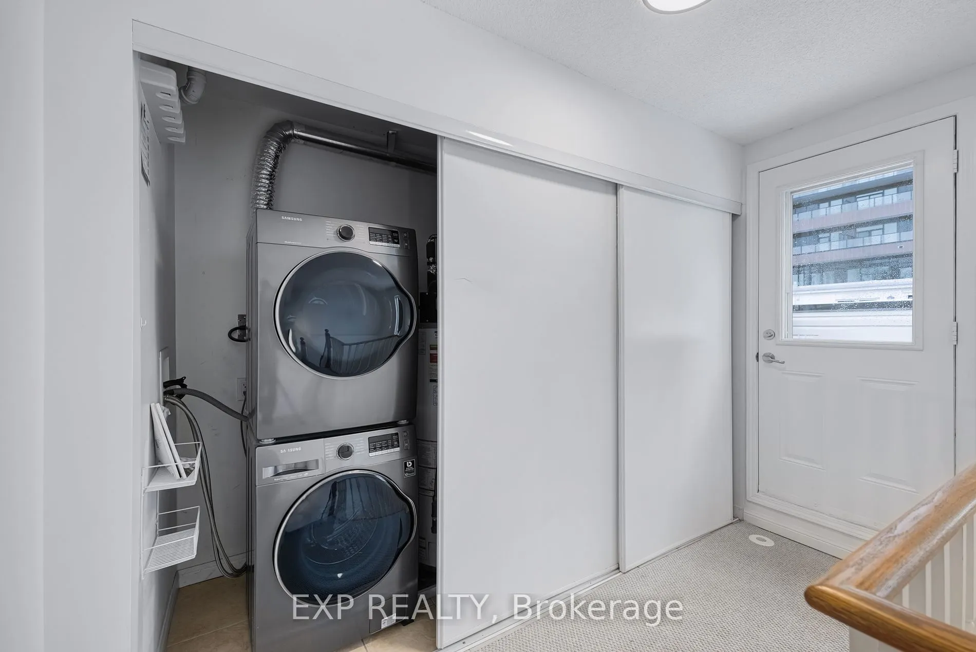 12 Laidlaw St, #806