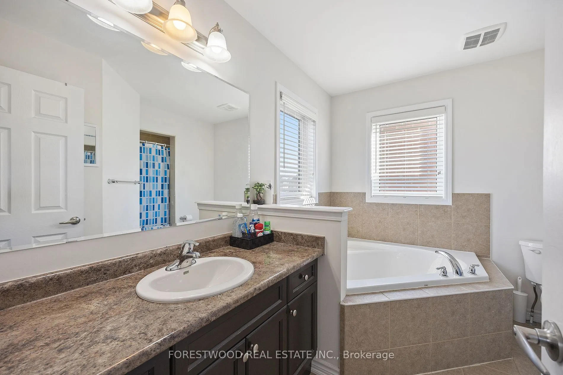 93 Enford Cres