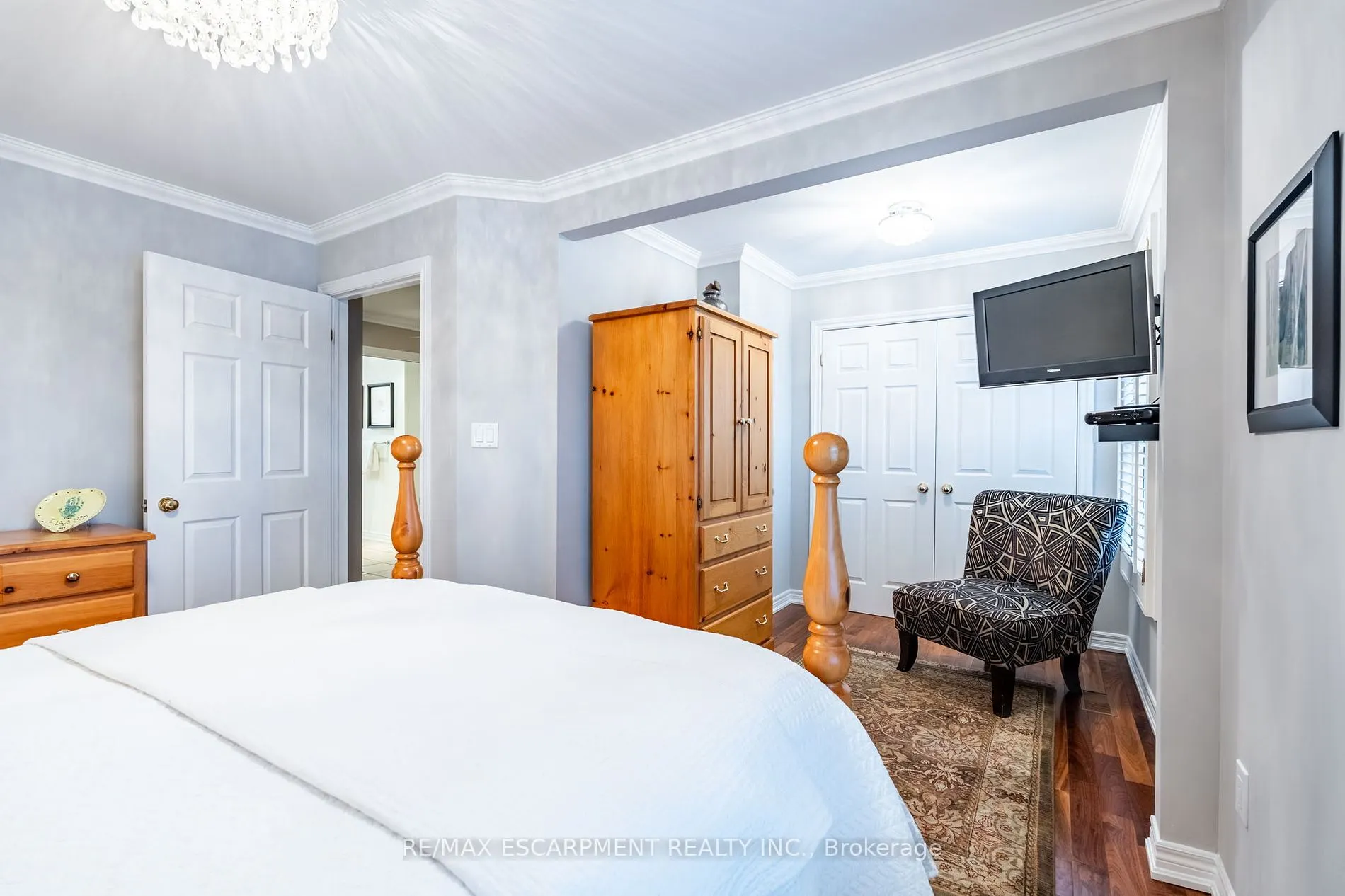 3237 Woodward Ave