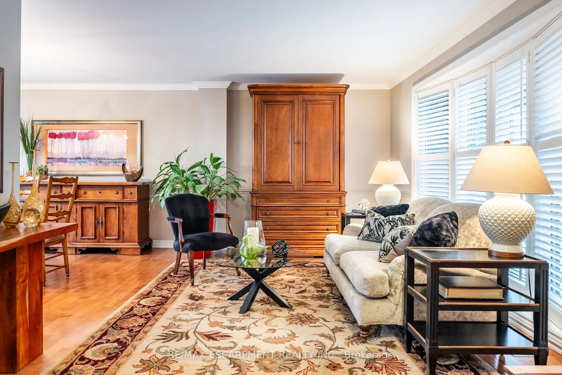 3237 Woodward Ave
