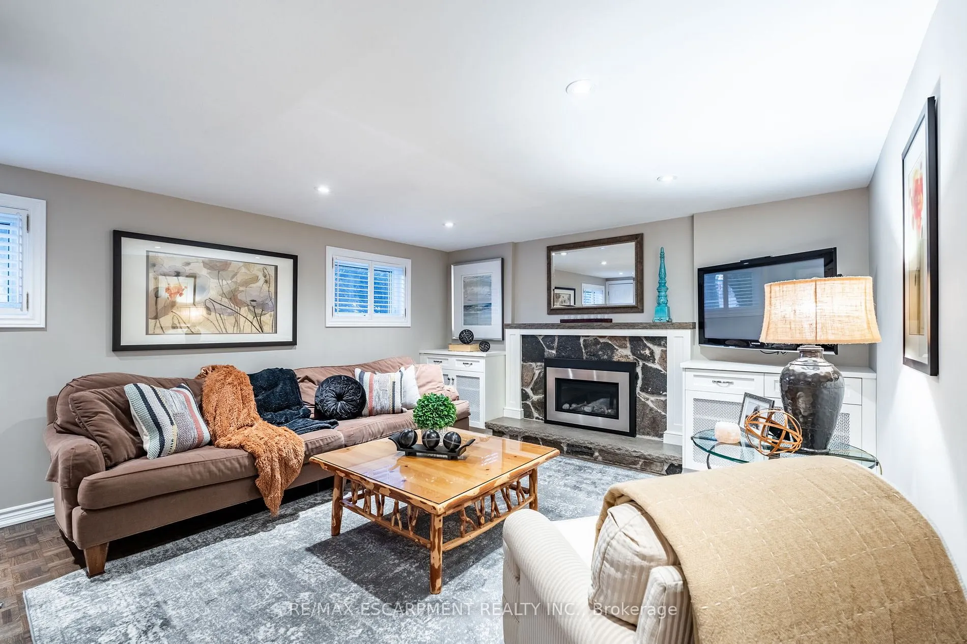 3237 Woodward Ave
