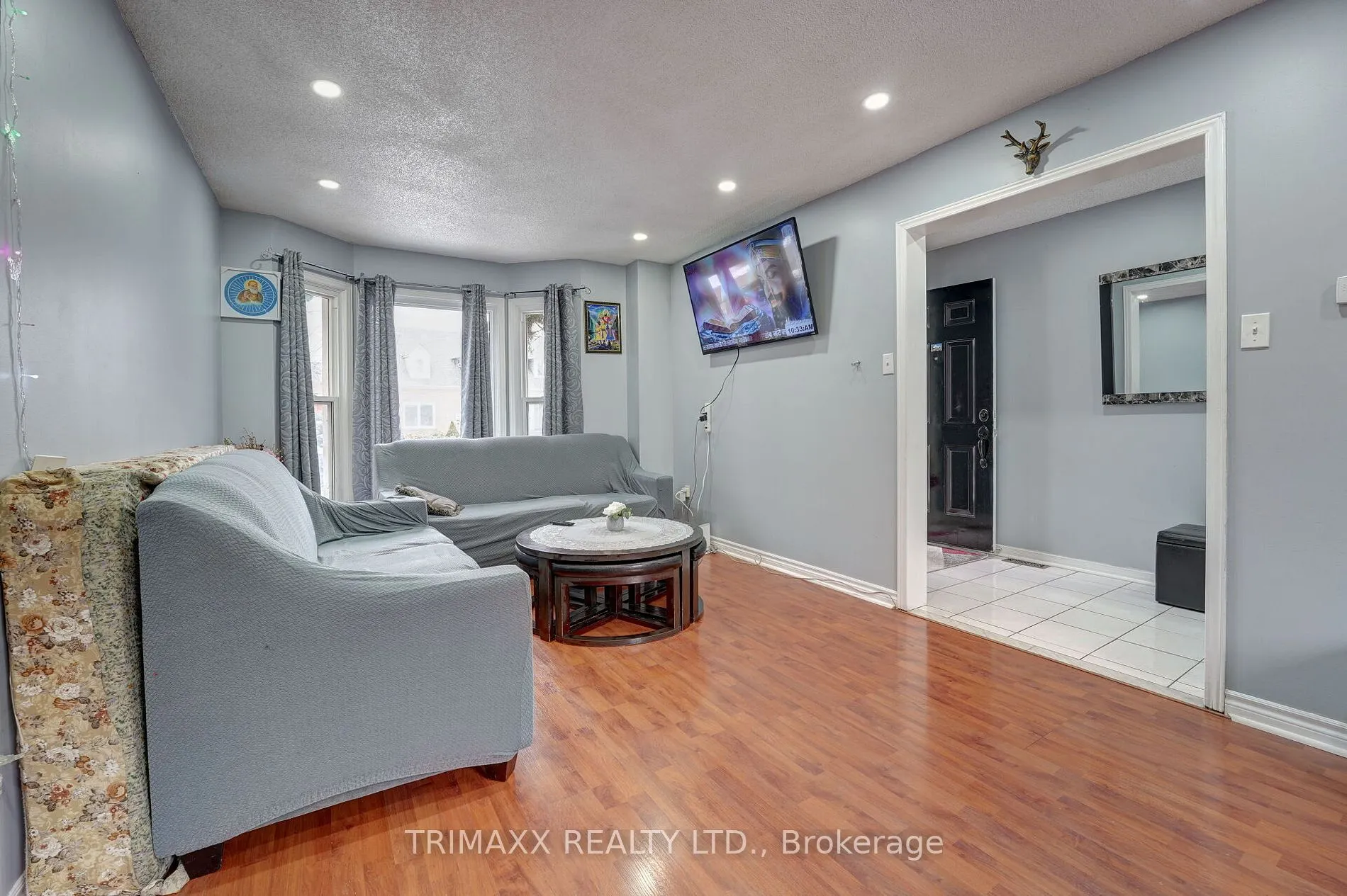 77 Stoneledge Circle N