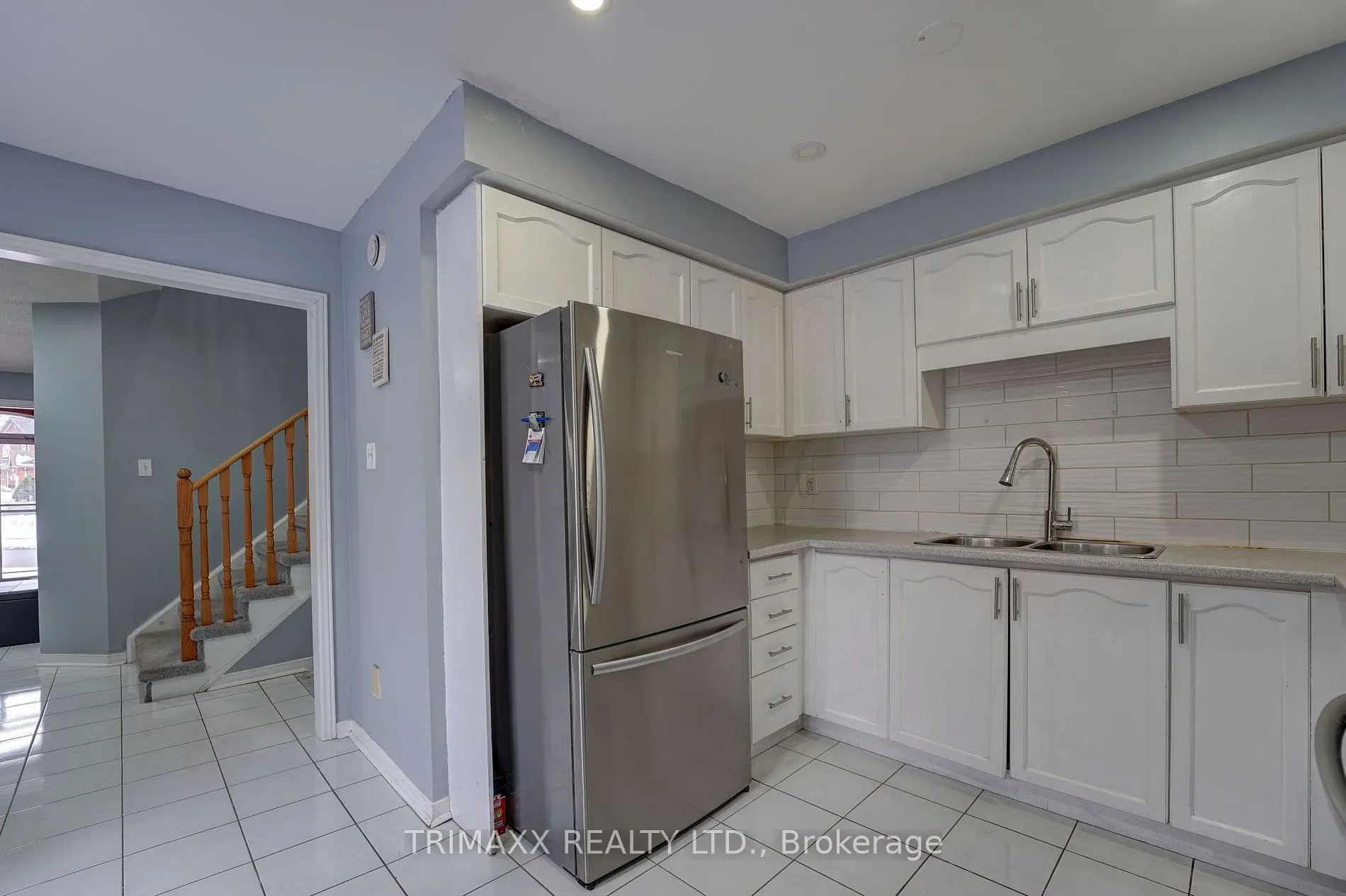 77 Stoneledge Circle N