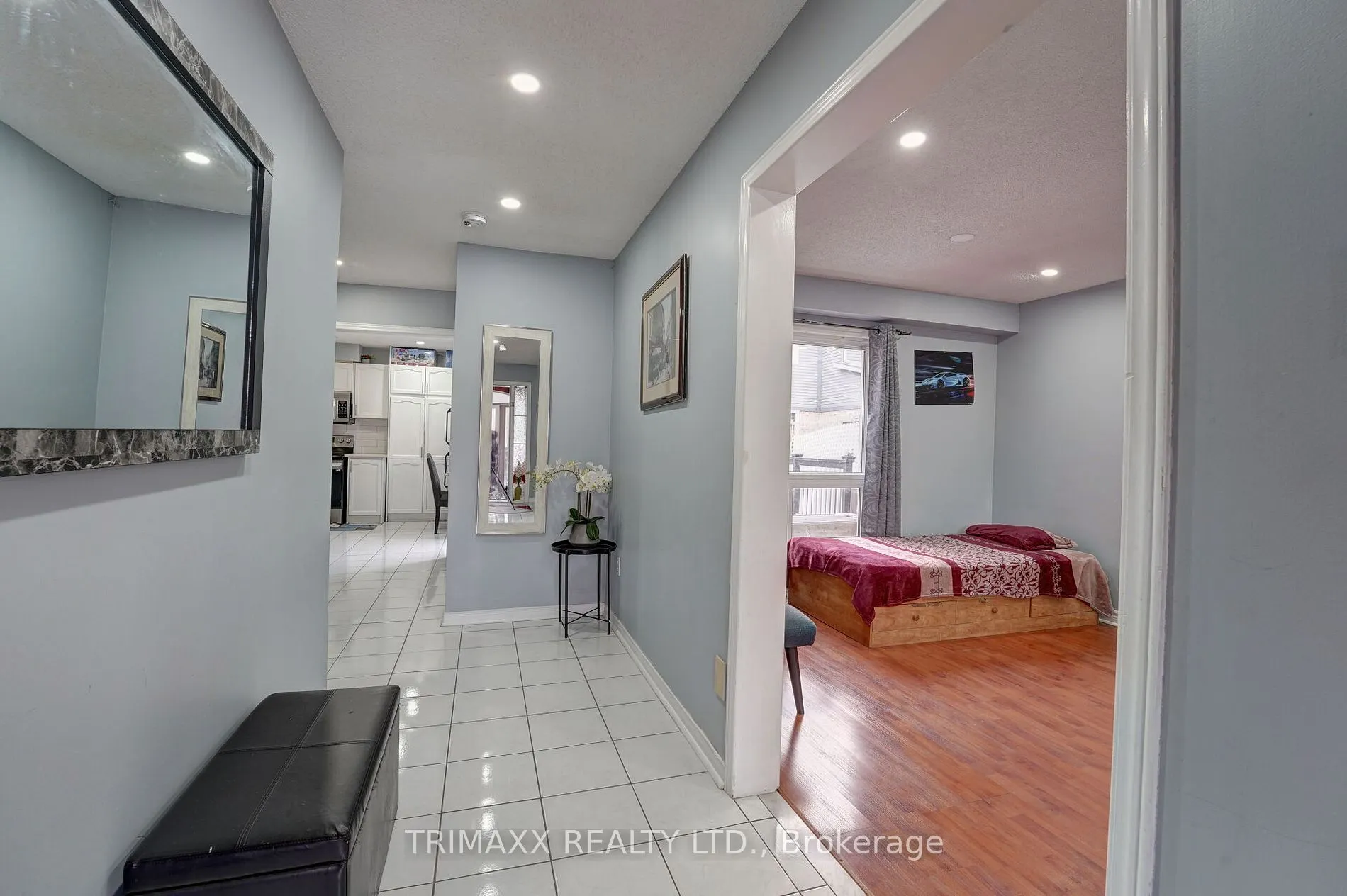 77 Stoneledge Circle N