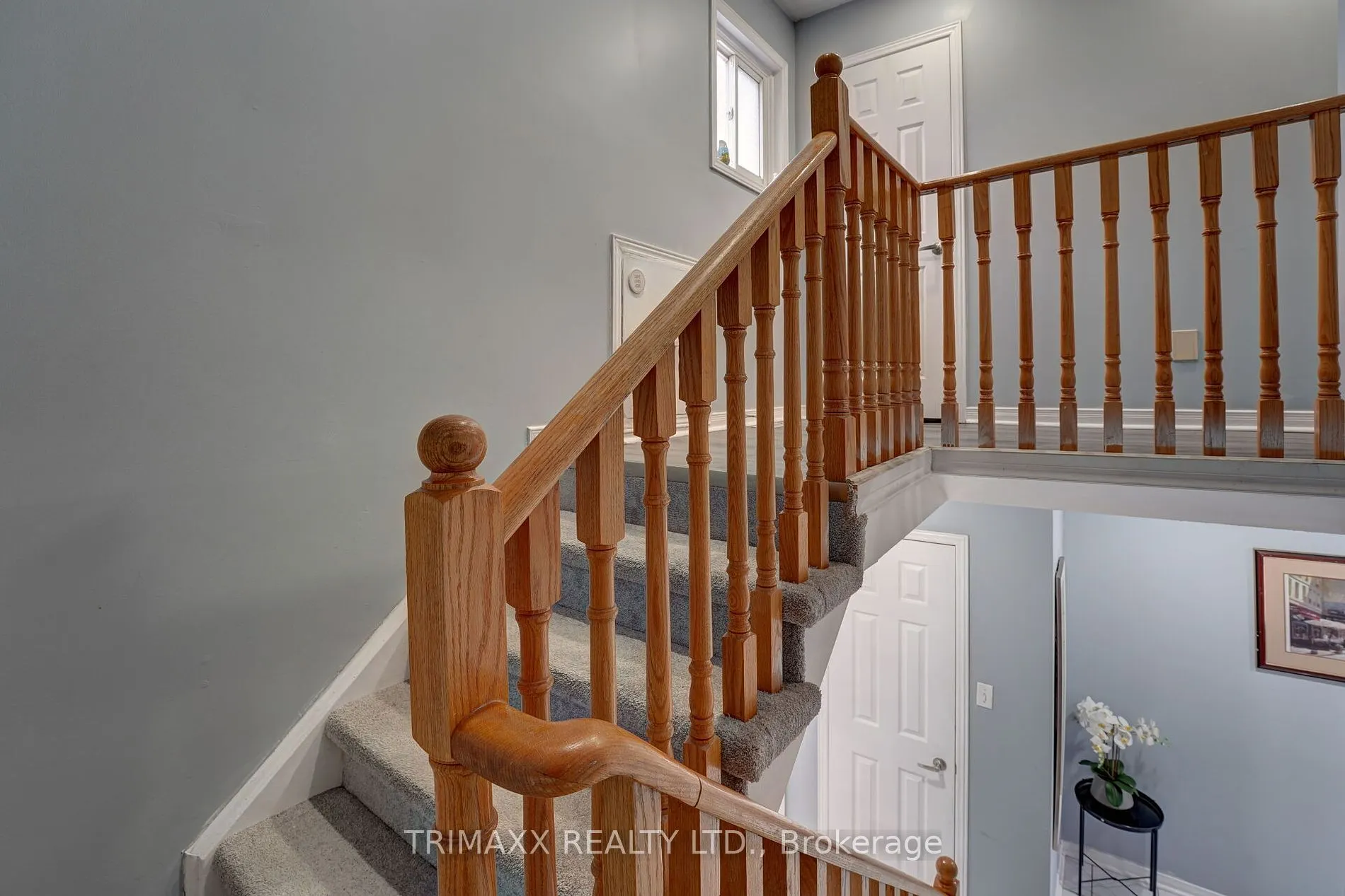 77 Stoneledge Circle N