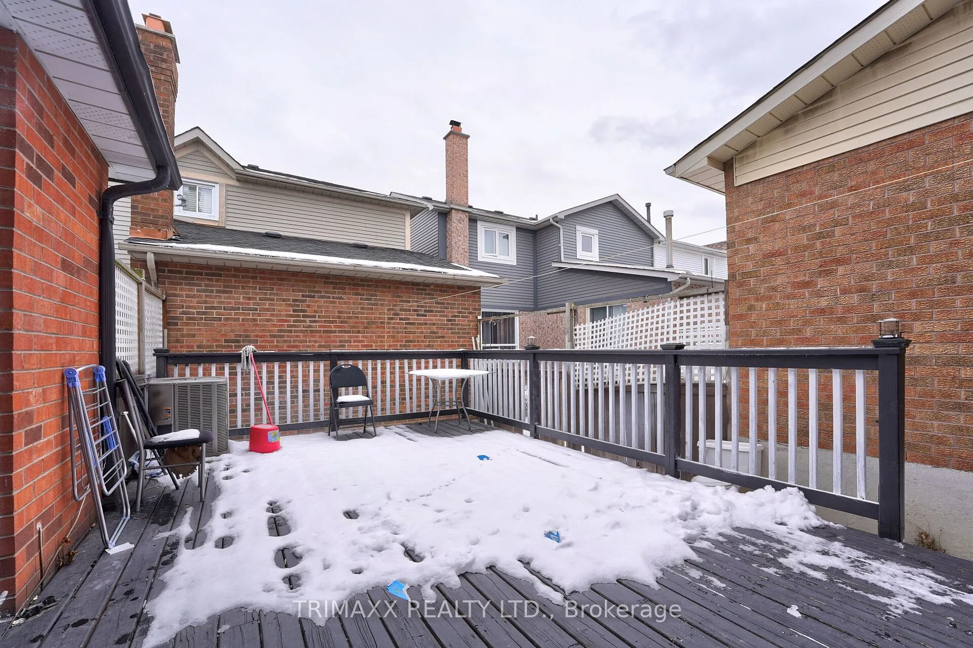 77 Stoneledge Circle N