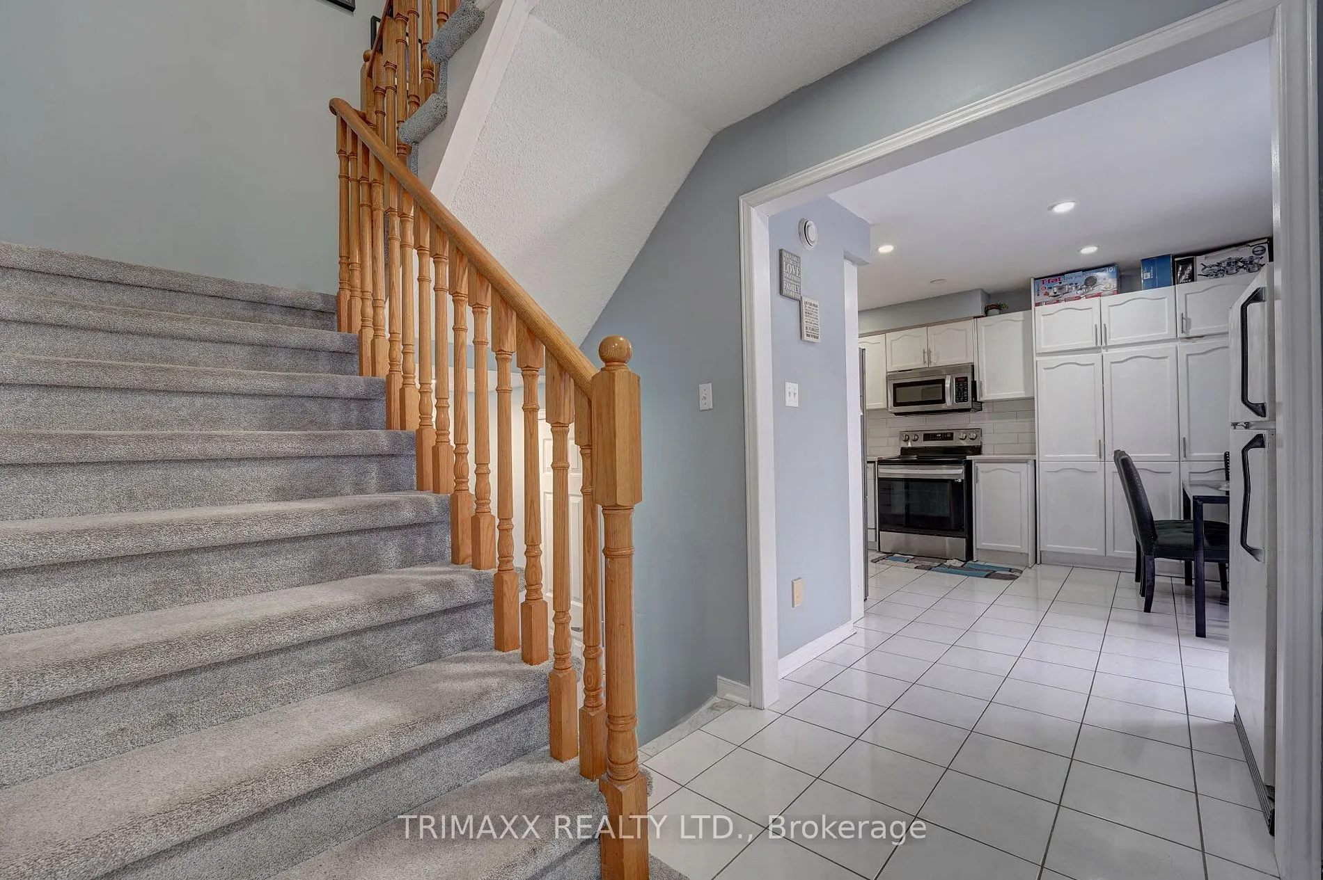 77 Stoneledge Circle N