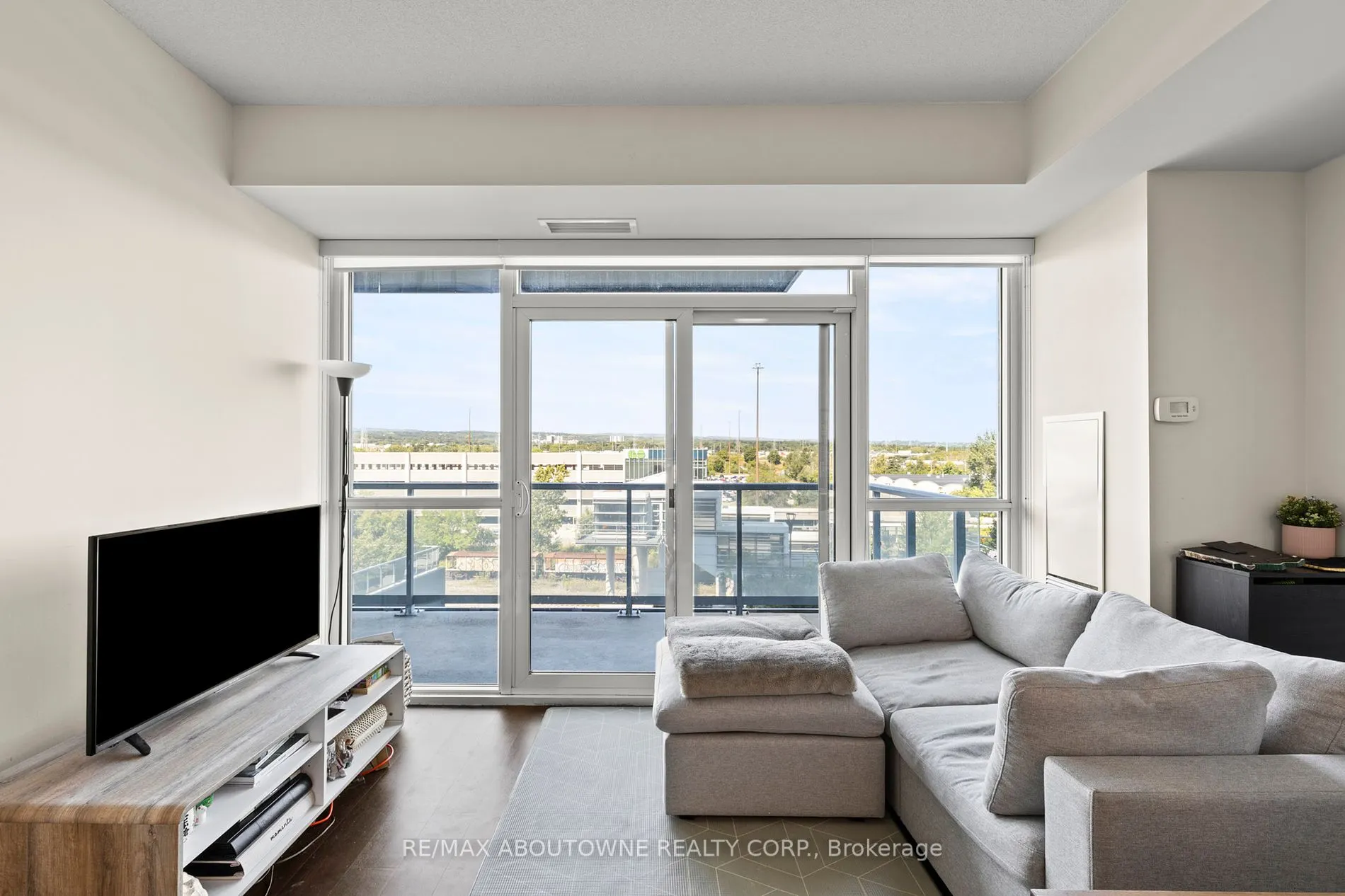 2087 Fairview St, #608