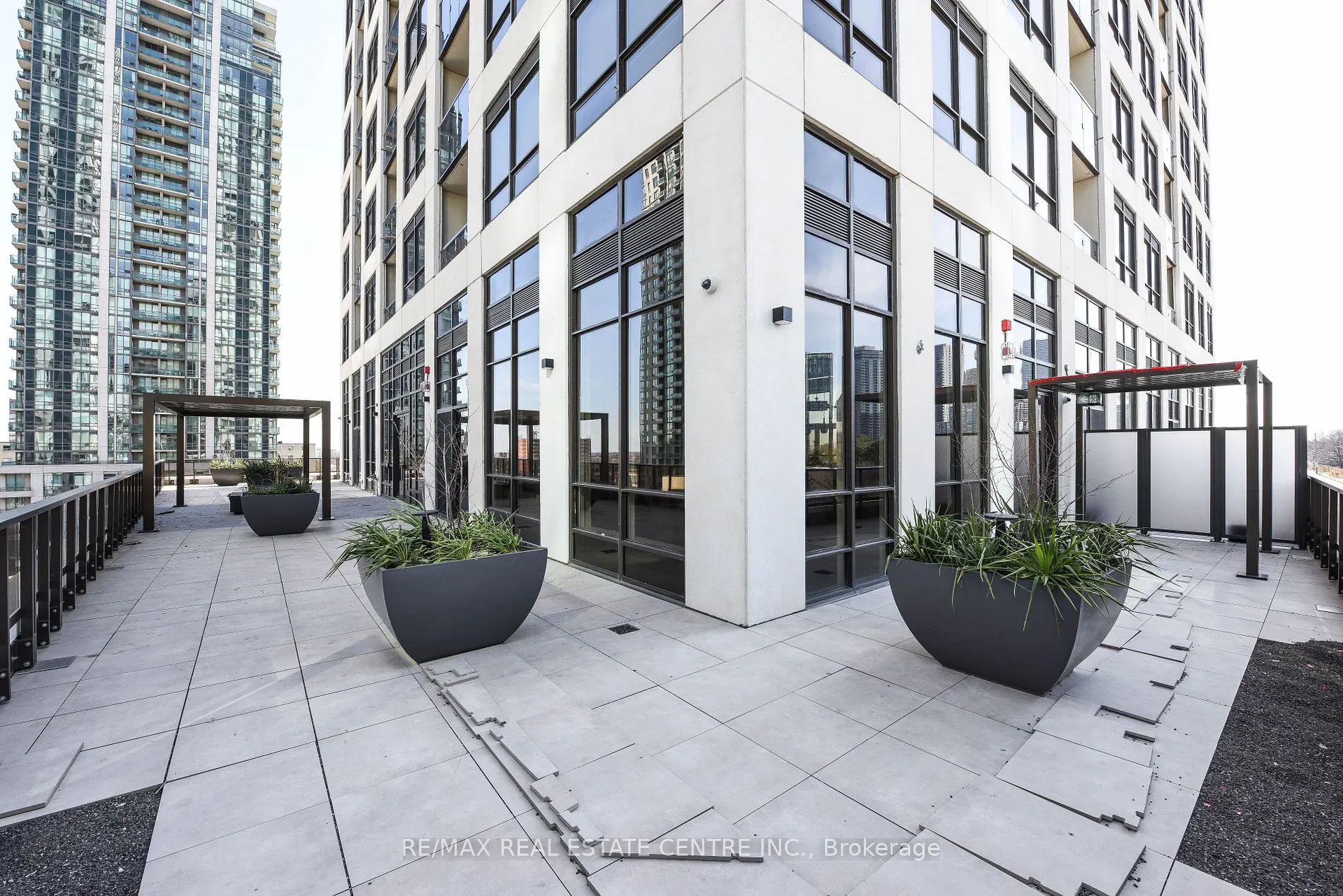 36 Elm Dr W, #3209