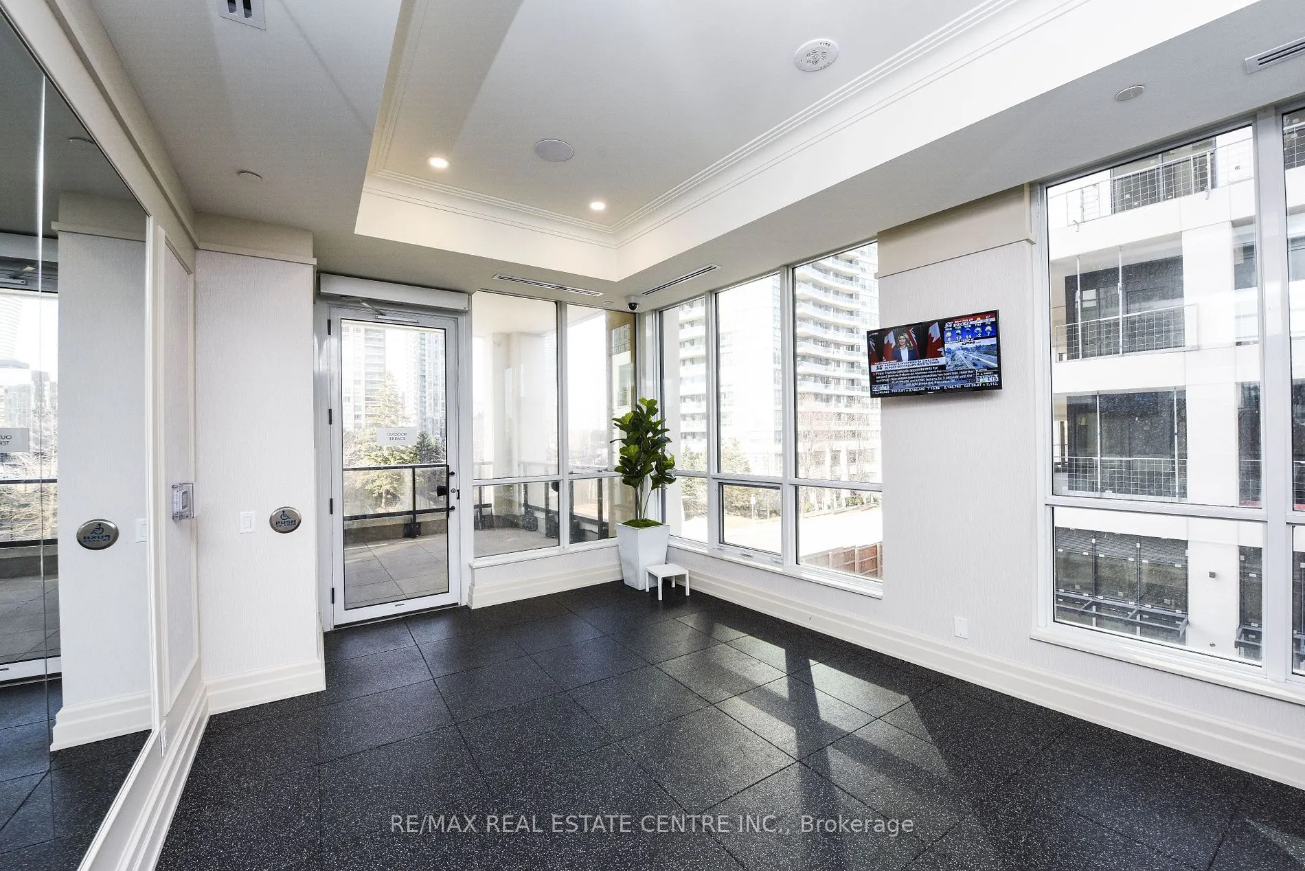 36 Elm Dr W, #3209