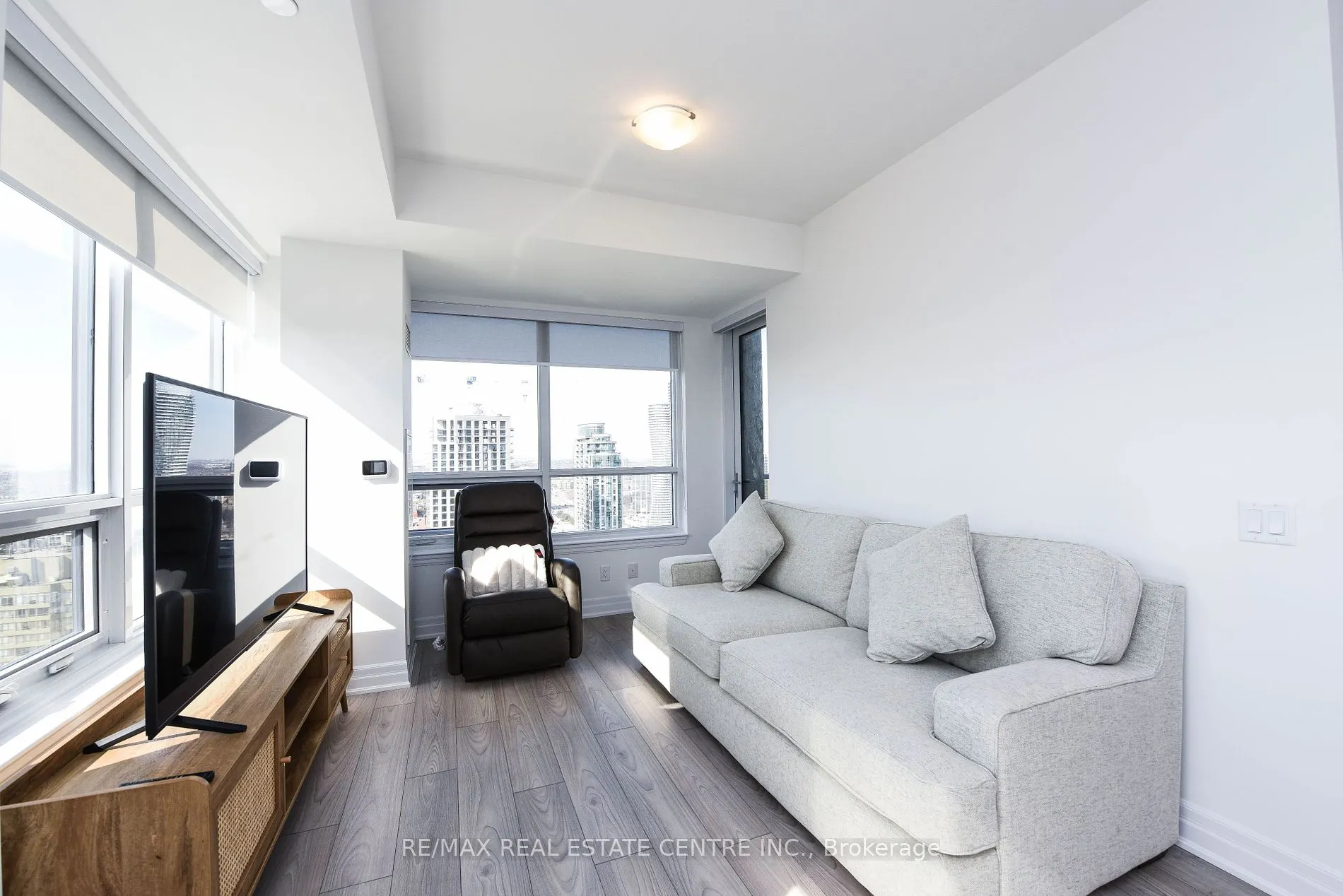 36 Elm Dr W, #3209