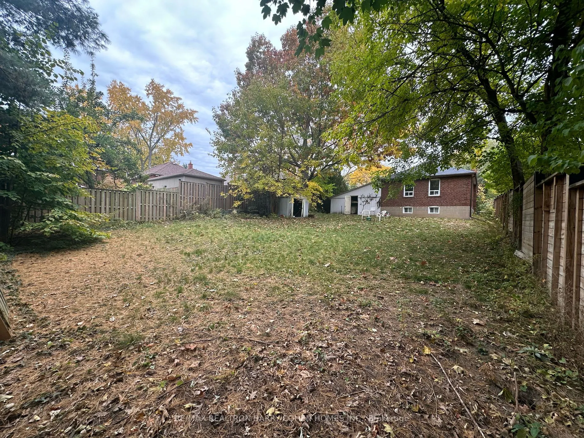 15 Delroy Dr