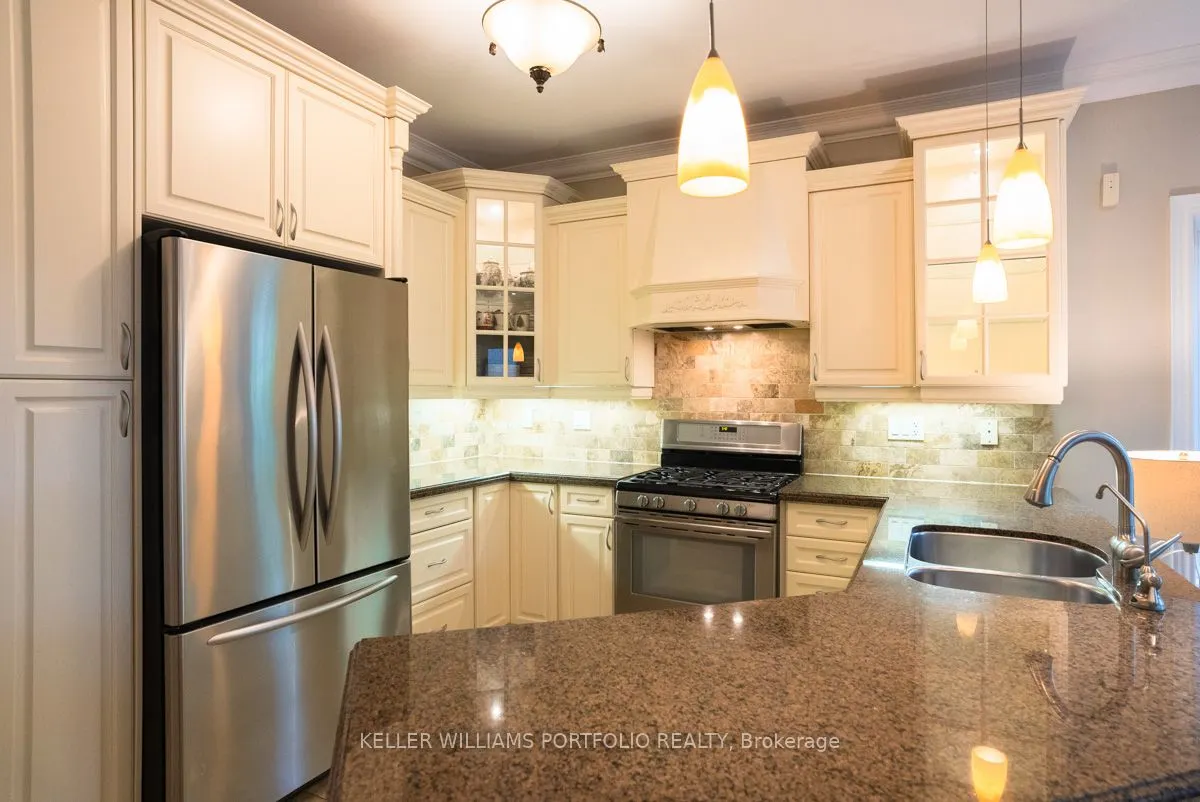3122 Cardross Crt