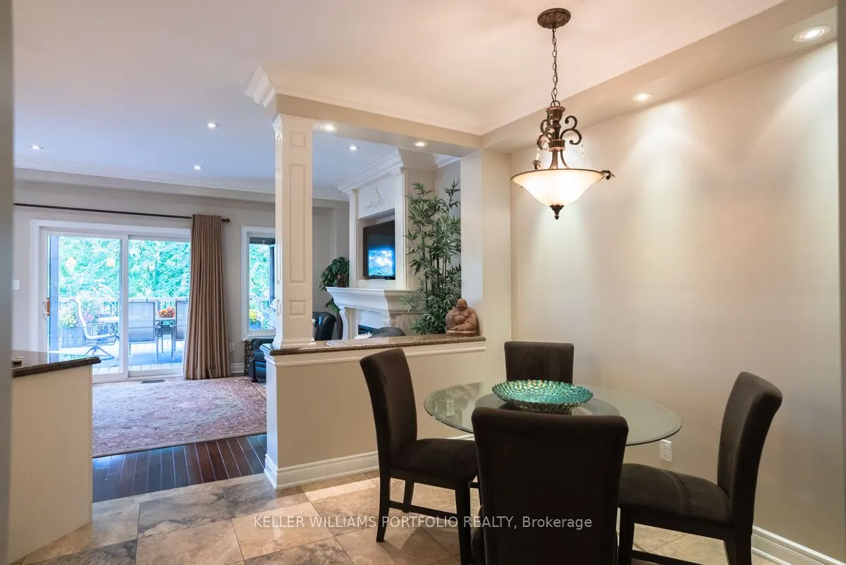 3122 Cardross Crt