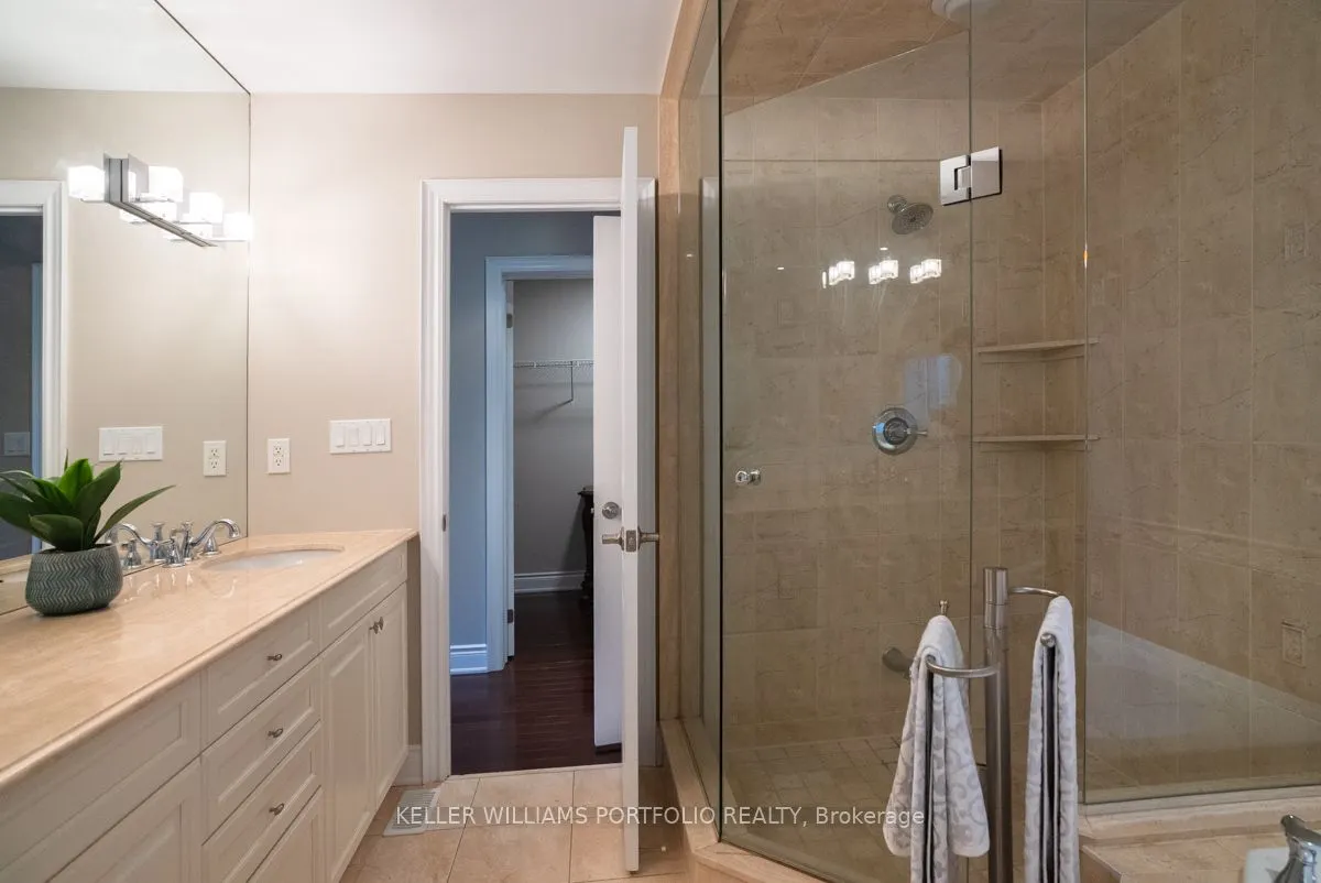 3122 Cardross Crt