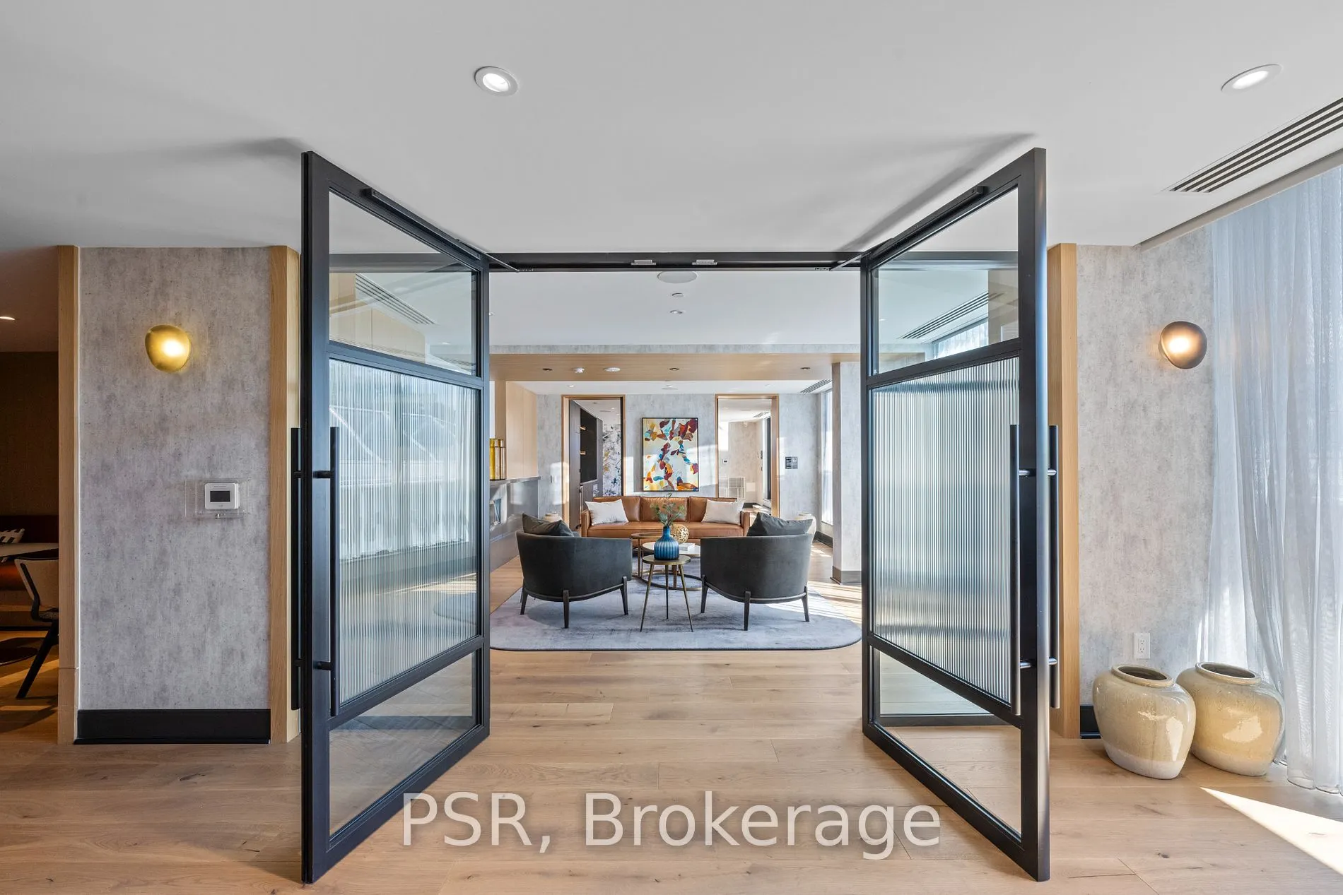 299 Campbell Ave, #819