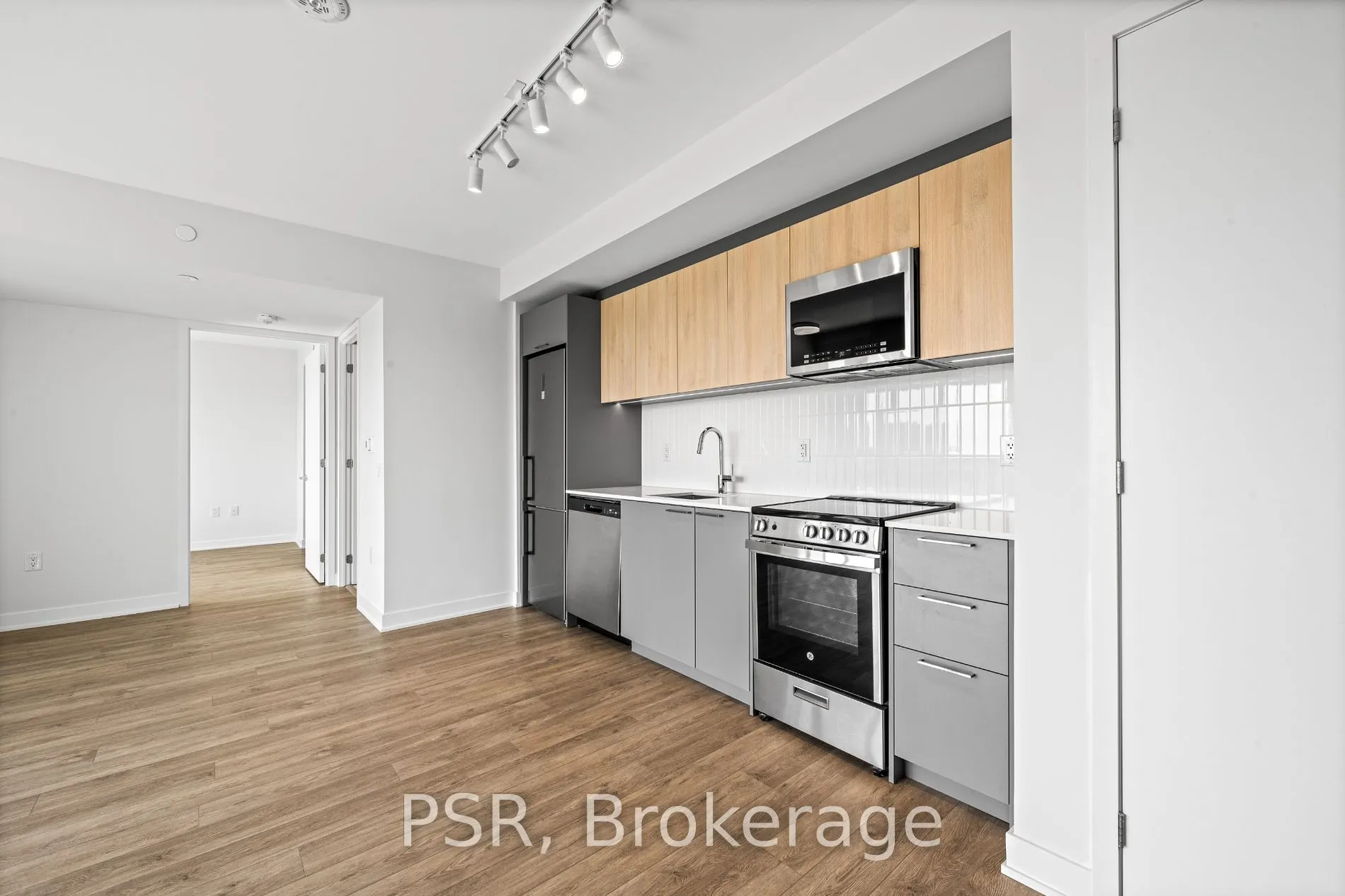 299 Campbell Ave, #819
