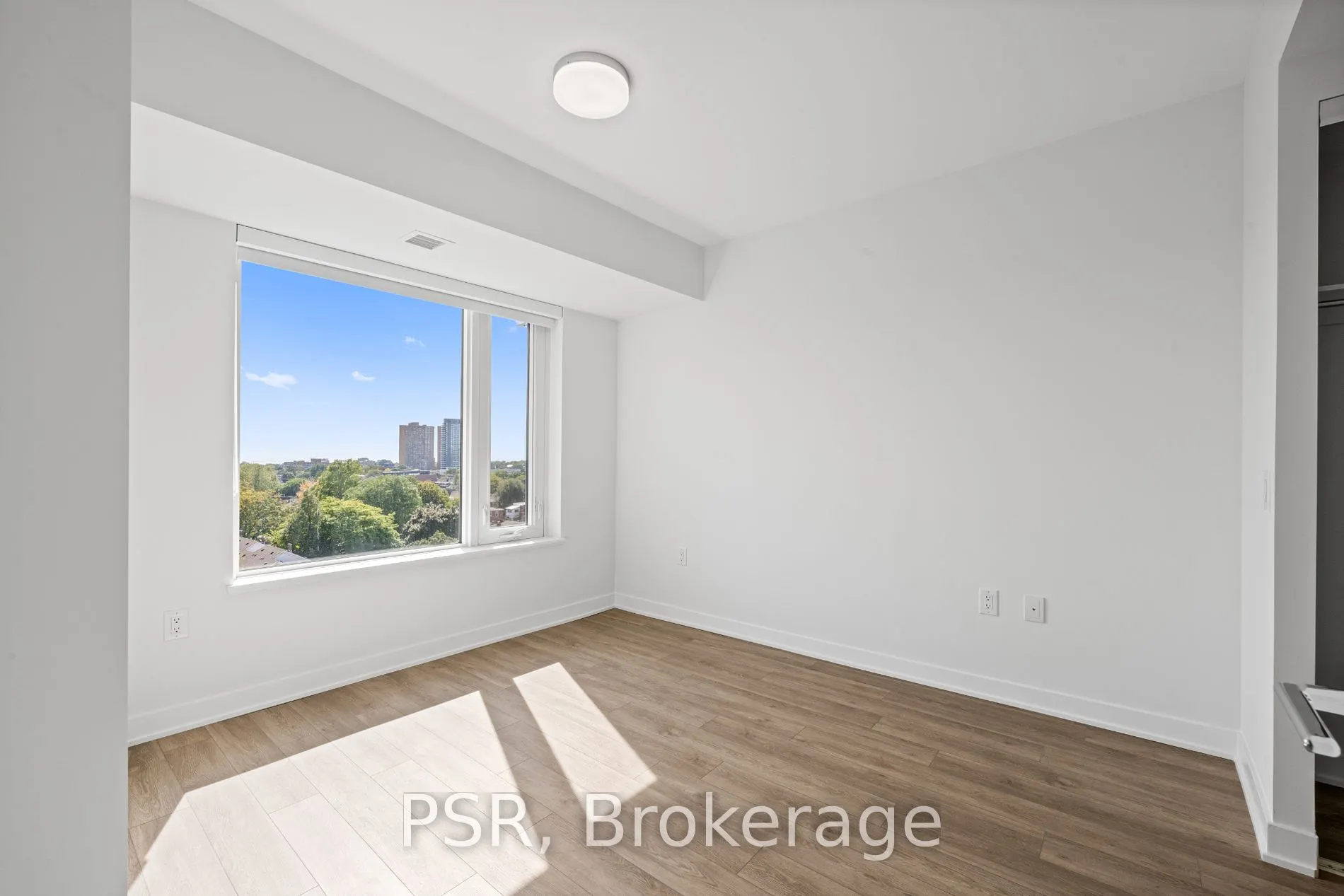 299 Campbell Ave, #819
