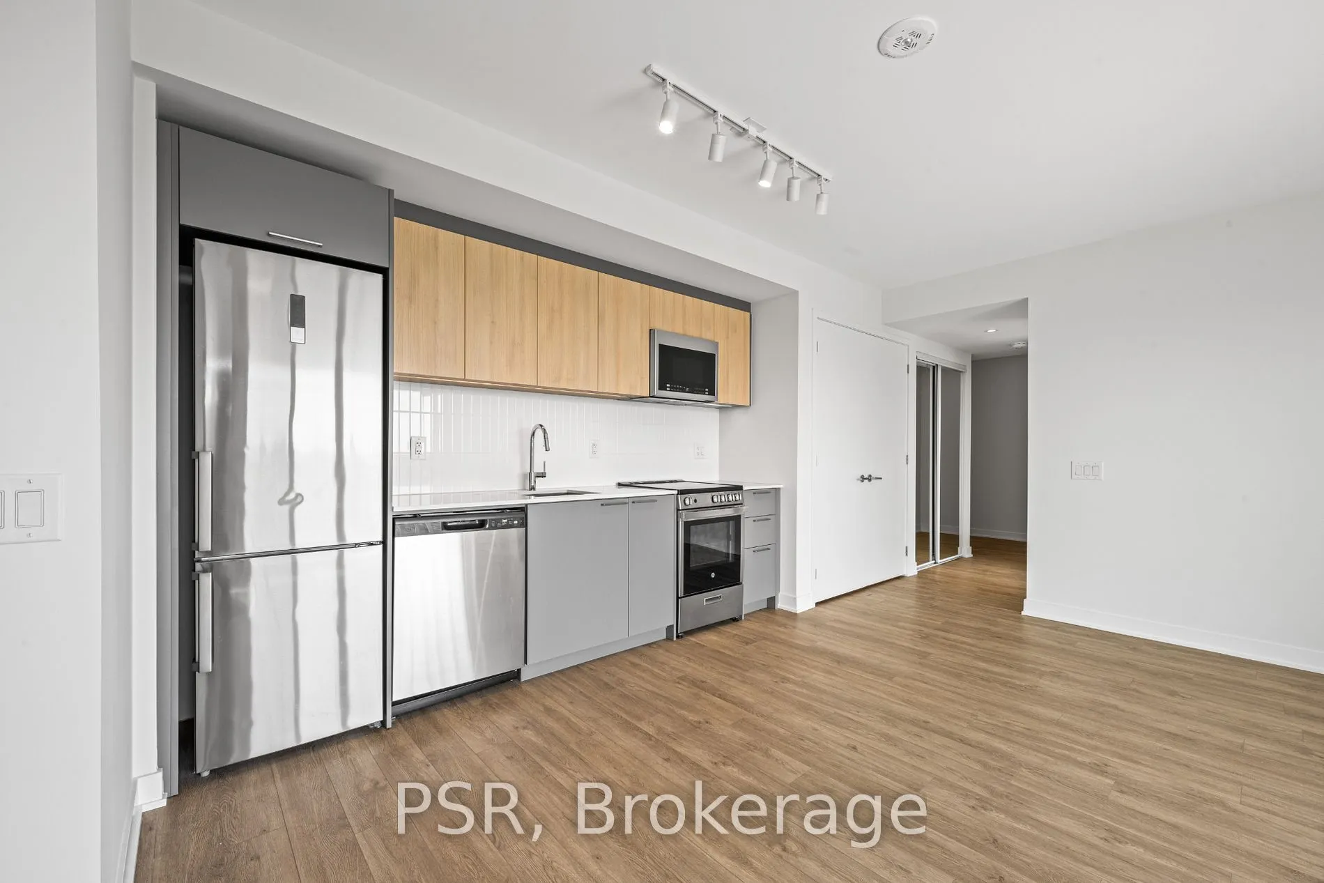 299 Campbell Ave, #819