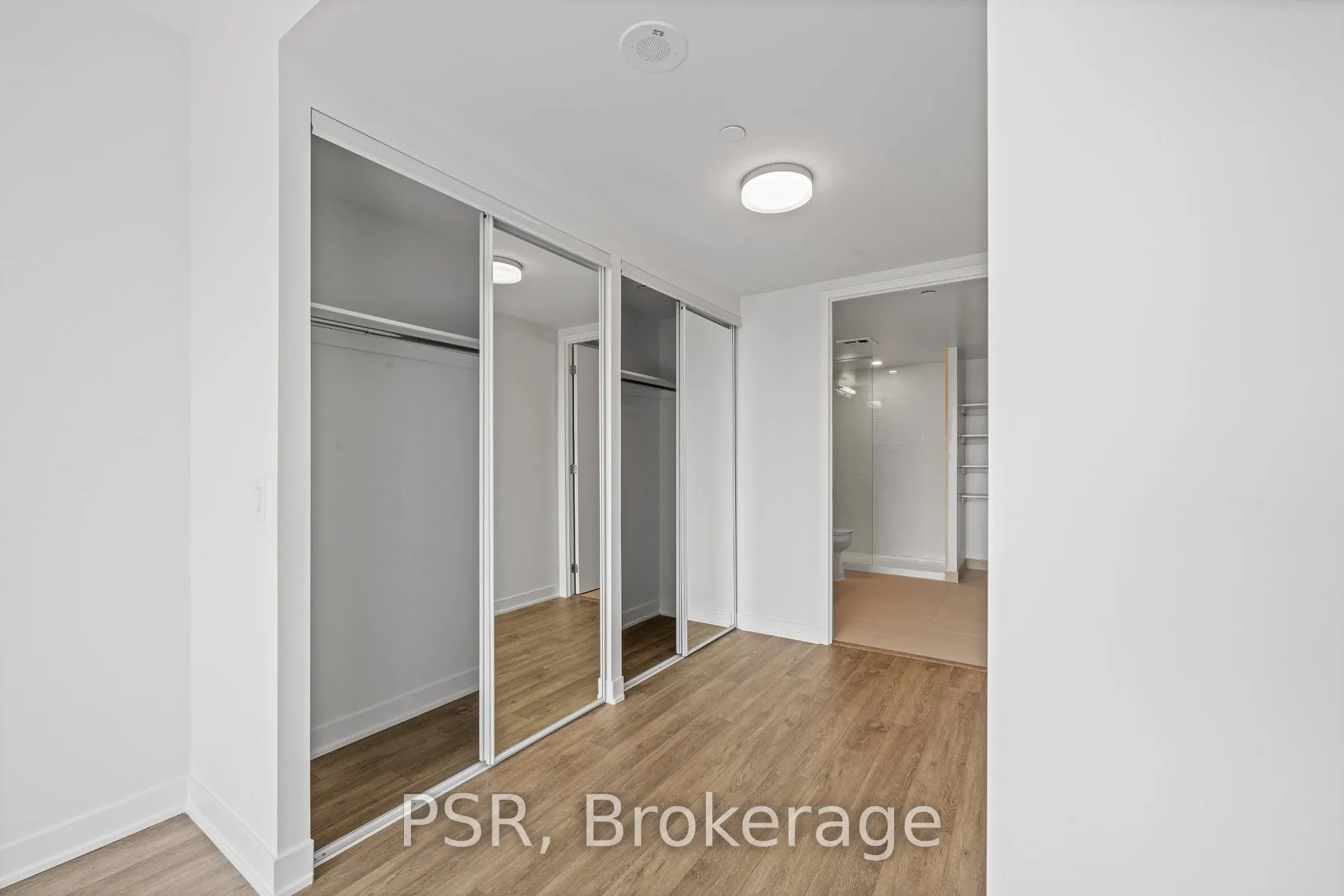 299 Campbell Ave, #819