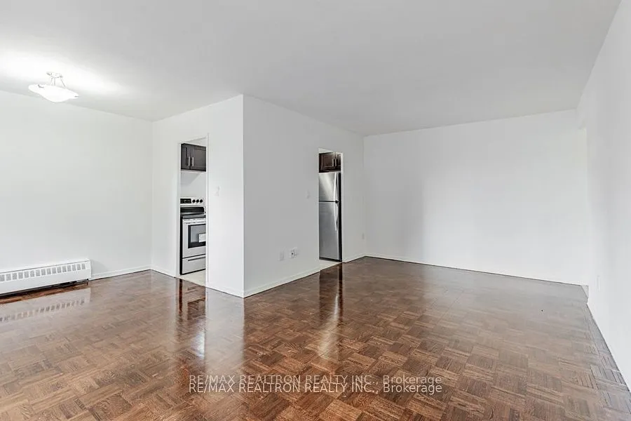 1524 Lawrence Ave W, #101