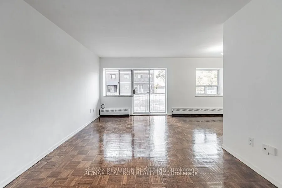 1524 Lawrence Ave W, #101