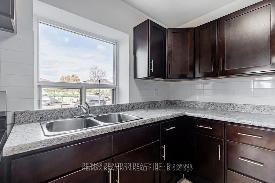 1524 Lawrence Ave W, #101