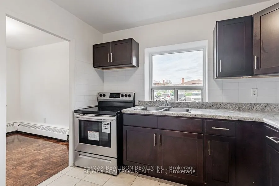 1524 Lawrence Ave W, #101