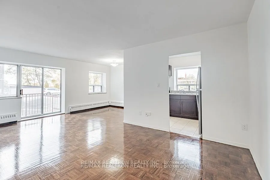 1524 Lawrence Ave W, #101