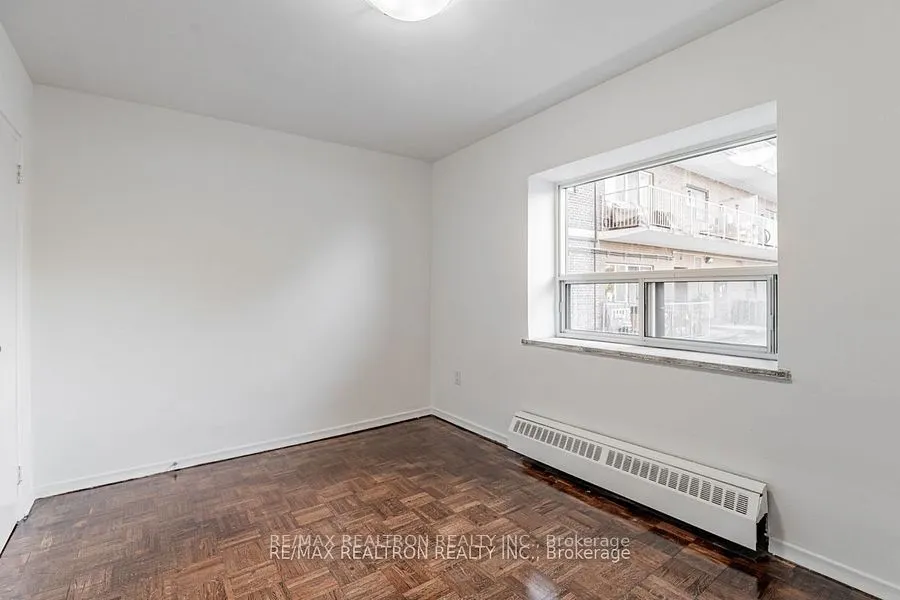 1524 Lawrence Ave W, #101