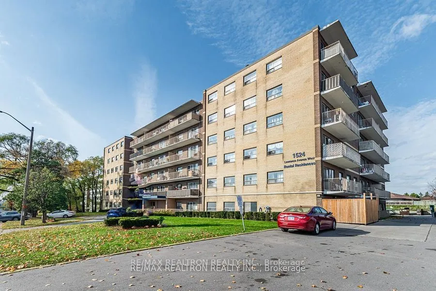 1524 Lawrence Ave W, #101