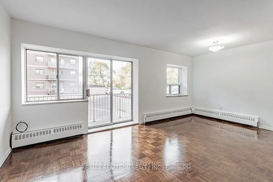 1524 Lawrence Ave W, #101