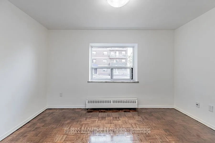 1524 Lawrence Ave W, #101