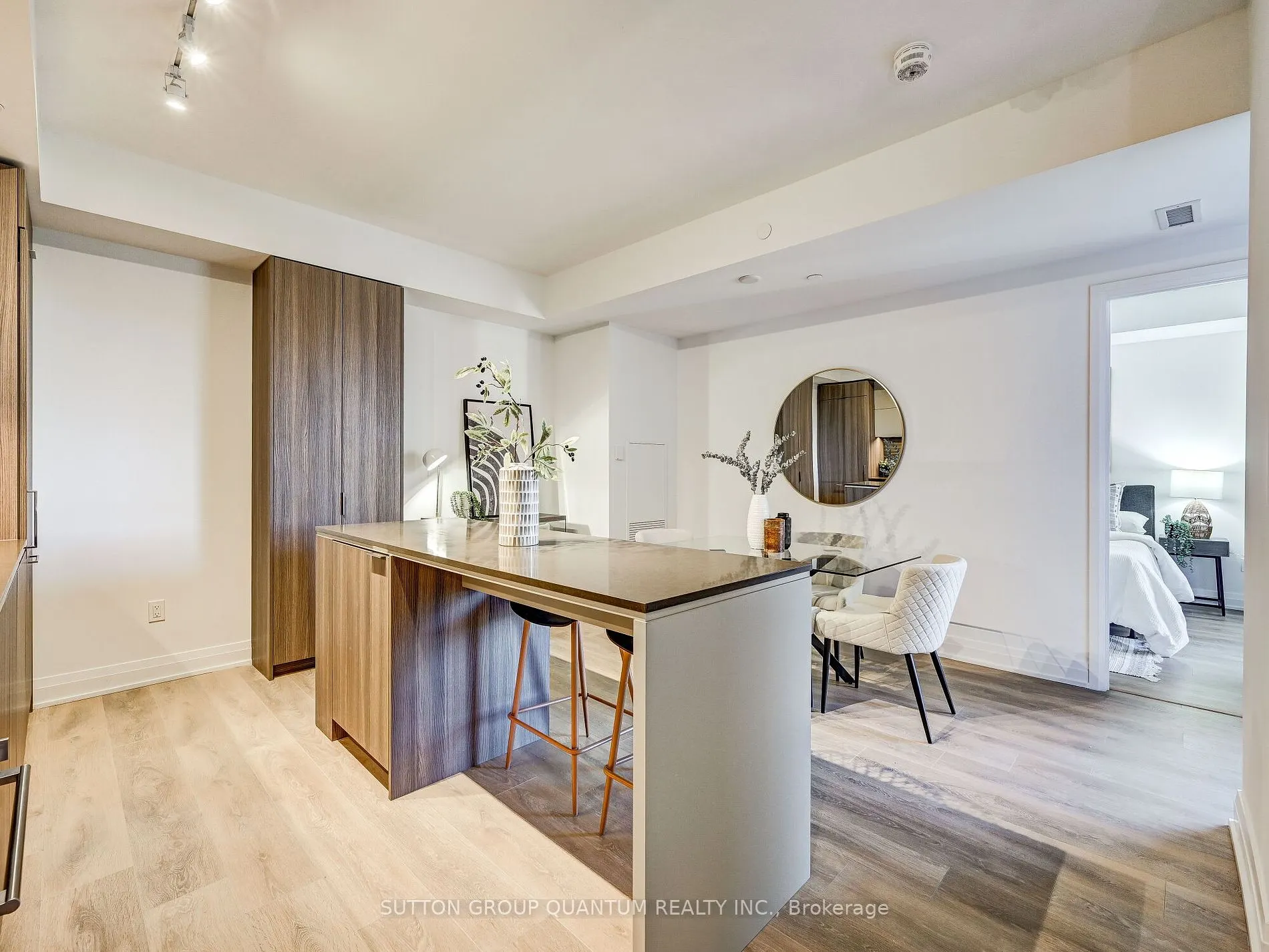 21 Park St E, #501