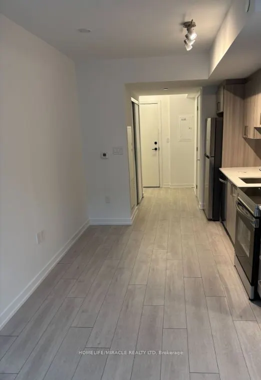 556 Marlee Ave, #206