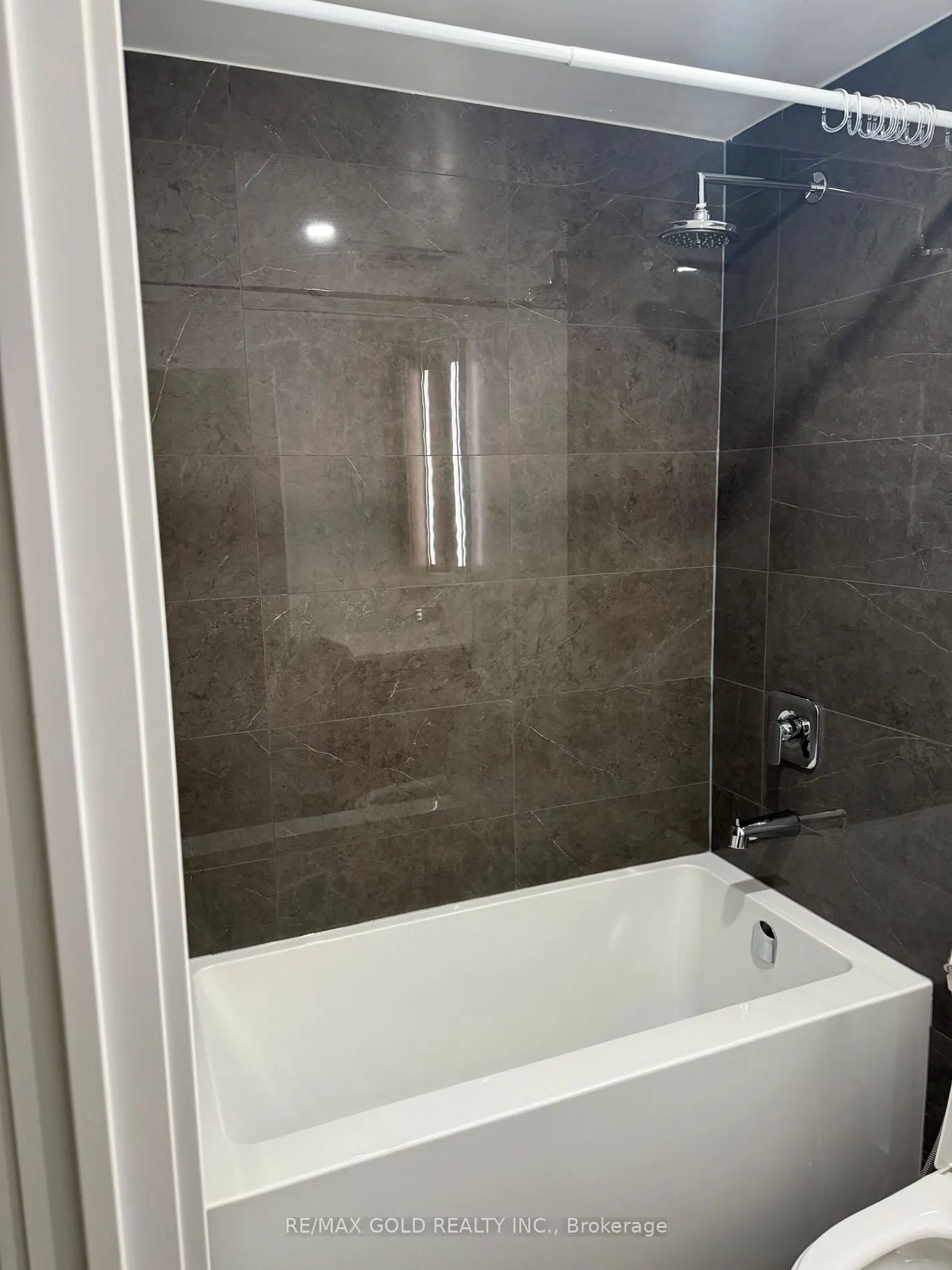 220 Missinnihe Way, #1103
