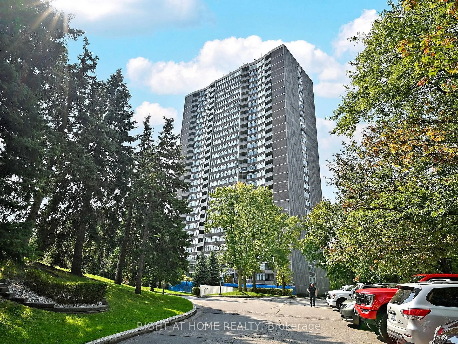 3100 Kirwin Ave, #2001